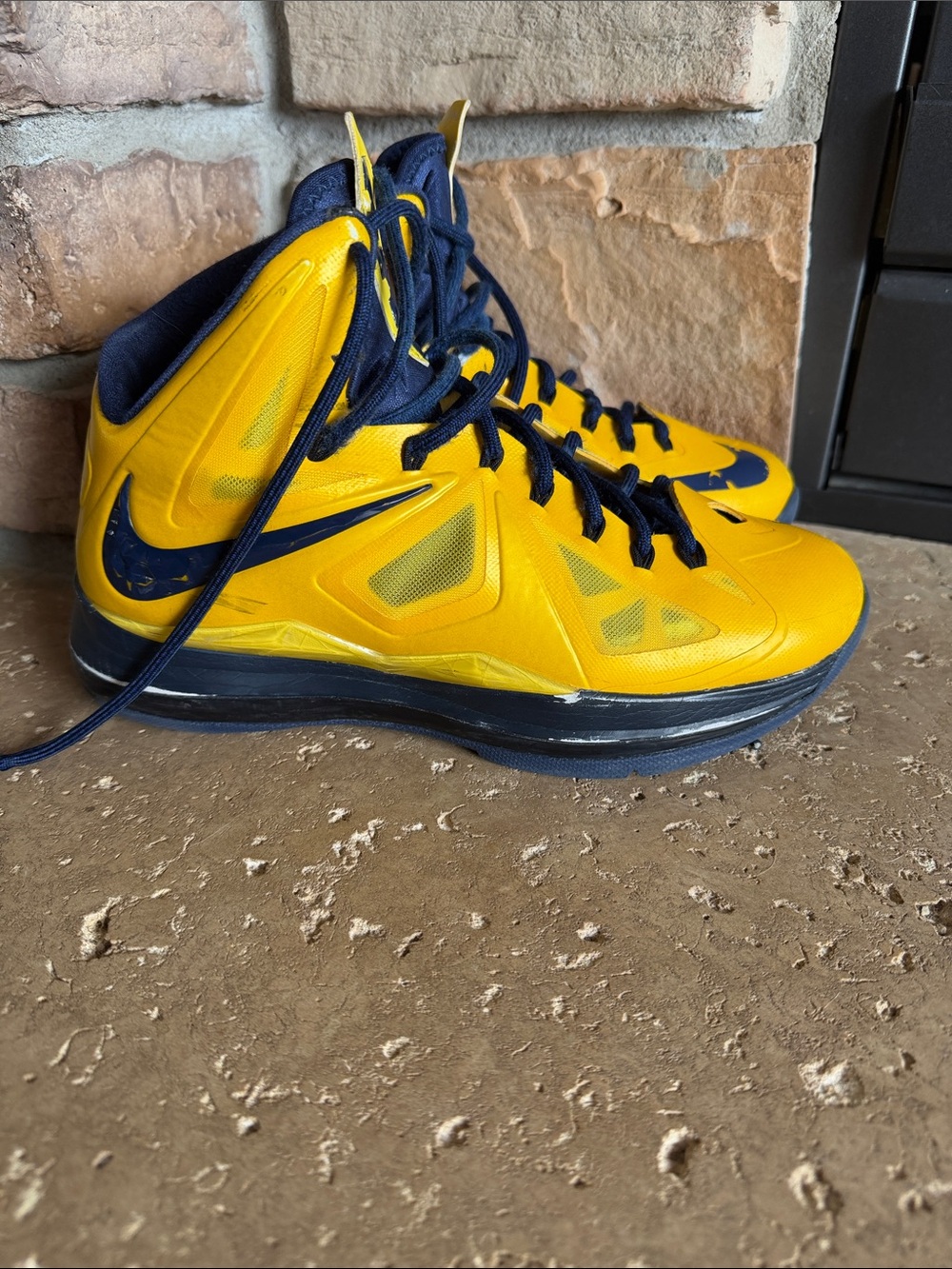 NikeID Men’s High-Top Basketball Lebron James Diamond Collection Yellow Navy